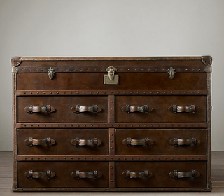 Illustration for article titled Retrotastic Furniture Made from Amazing Old Suitcases and Trunks